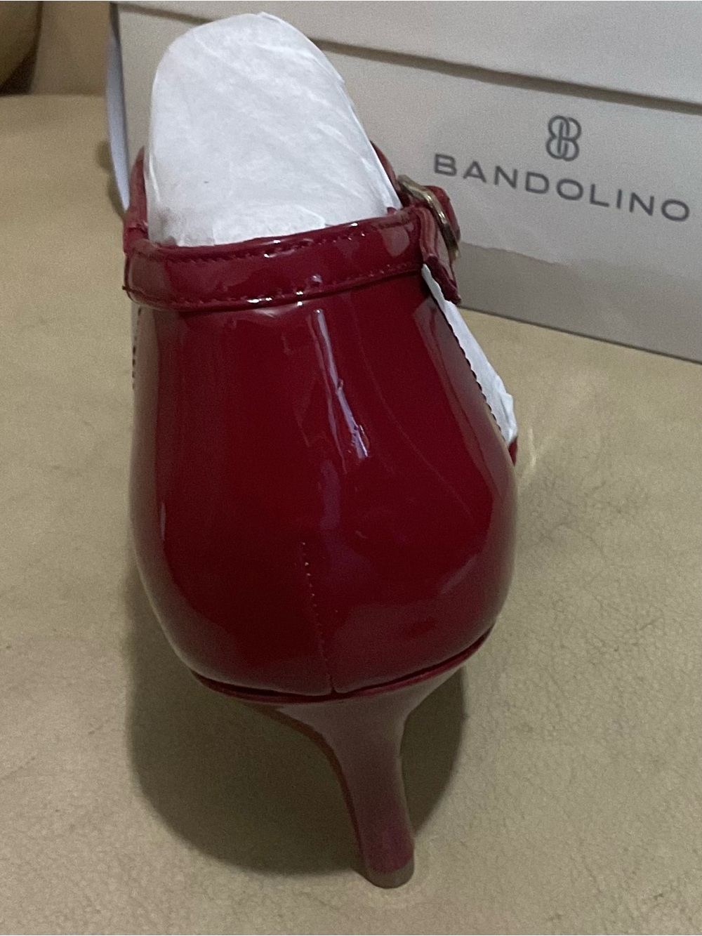 Bandolino Zeffer3 Red Patent T-Strap Bow Pointed Toe Kitten Heels 7.5M - Picture 5 of 8